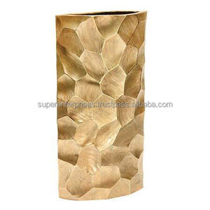 Vase à fleur en laiton au design moderne personnalisé Vase de bureau fait à la main Pot de fleur en métal de table pour mariages décorations de table - Product Image 2