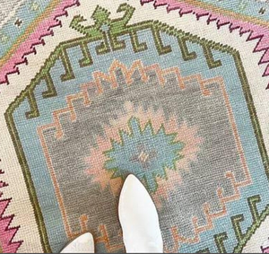 พรมถักมือ KNOT RUGS แบบซักได้ ขนนุ่ม ไม่ลื่น เป็นมิตรกับสิ่งแวดล้อม สีพื้น รูปทรงสี่เหลี่ยมผืนผ้า หลายสี ทำจากขนสัตว์ สำหรับห้องนั่งเล่นและบ้าน - Product Image 3