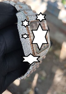 Nouvelle Montre Unisexe de Luxe Faite à la Main en Acier Inoxydable, Boîtier Carré Mécanique, Fermoir à Bouton-Poussoir, Diamant Moissanite, Iced Bust - Product Image 3