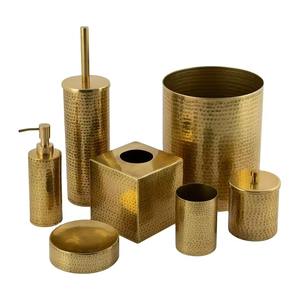 Piezas refinadas que complementan los accesorios de baño de alta gama, una disposición elegante que fomenta una organización ordenada. - Product Image 6