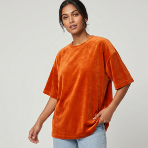 T-shirt en velours oversize pour femme, col rond, manches longues, coupe ample, en velours côtelé - Product Image 1