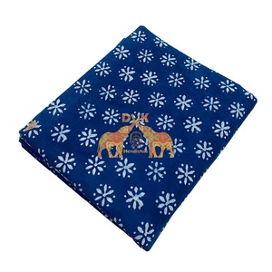 Tela Suave con Estampado Floral Sanganeri Indigo de la India, Textil Ecológico para el Hogar, para Ropa de Cama, Cortinas, Forros, Bolsas, Juguetes y Accesorios - Product Image 1