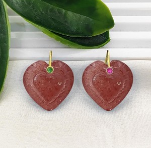 Colgante de Cuarzo Fresa en Forma de Corazón de 20mm Hecho a Mano al por Mayor - Proveedor de Joyería con Dijes de Corazón Bañados en Oro - Product Image 1