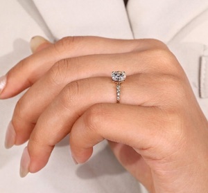Bague de fiançailles et de mariage demi-éternité en or massif 14K, diamant de laboratoire taille ronde 2.10 carats, couleur E, clarté VVS2, certifiée IGI - Product Image 5