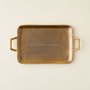 Vente en gros Plateau décoratif moderne en aluminium doré personnalisé de qualité supérieure pour hôtels restaurants plateau en métal artisanal - Product Image 3