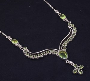 Peridot Gemstone Necklace Handmade 925 Sterling Silver Antique Style Pendant Jewelry Gift For Women Elegant - Product Image 1