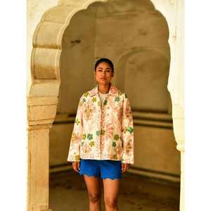 Veste Suzani de luxe pour femme, rose pâle, broderie florale verte, style ethnique, manteau décontracté pour l'hiver - Product Image 5