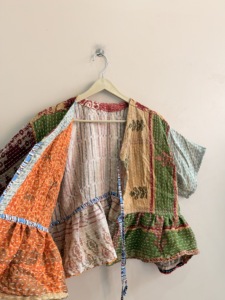 Chemise pour femme en tissu kantha vintage tribal, faite à la main, style hippie - Product Image 2