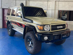 Gran Oferta: Toyota Land Cruiser 76 Usado, Cabina Doble, Hardtop, Camioneta SUV - Product Image 1