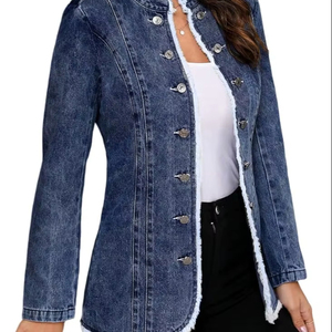 Chaqueta larga de mezclilla vintage lavada para mujer con ribete deshilachado - Product Image 1