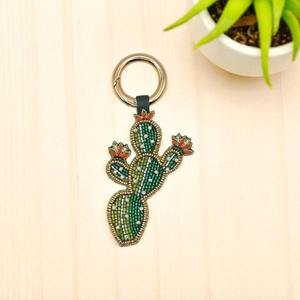 Ornement suspendu artisanal en forme de fleur, broderie perlée, symbole traditionnel pour mur, accent élégant et scintillant - Product Image 4