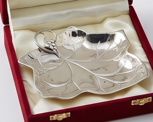 Plat de service en métal haut de gamme en forme de feuille avec poignée argentée, plat décoratif pour usage résidentiel, accessoire de cuisine pour hôtel - Product Image 6
