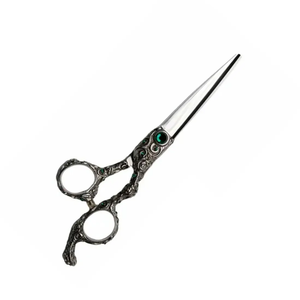 กรรไกรตัดผมตรงแบบมืออาชีพสไตล์ญี่ปุ่น ด้ามจับลายมังกร ใบมีดสแตนเลสคมกริบ ขนาด 6 นิ้ว สำหรับคนถนัดขวา - Product Image 3