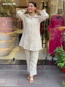 Ensemble de cordons en soie Chanderi de qualité export indienne, d'un aspect magnifique et de couleurs étonnantes, avec broderie, fournisseur d'Inde - Product Image 5