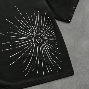Camiseta Personalizada con Pedrería para Hombre – 100% Algodón, Corte Holgado, Manga Corta, Unisex, Estilo Urbano - Product Image 3