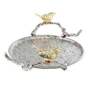 Bandeja decorativa de aluminio con acabado plateado y asas de ramitas adornadas con pájaros para exhibición en mesa o tocador, hecha a mano en India. - Product Image 2