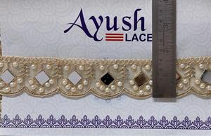 Kaftan et Sari ethniques indiens en gros, avec bordure en dentelle festonnée, travail de perles et de miroirs, broderie décorative faite à la main - Product Image 2