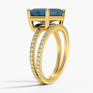 Anillo de cóctel de oro amarillo de lujo para mujer con topacio azul de corte esmeralda y banda de diamantes pavé - Product Image 2
