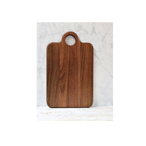 Planche à découper rustique en bois naturel faite à la main, planche de service solide pour la cuisine avec poignée pour la préparation et le service des aliments - Product Image 4