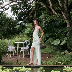 Jupe sirène superposée asymétrique en maille, taille naturelle, longueur maxi, respirante, avec décorations plissées menthe, articles en stock, qualité export - Product Image 1