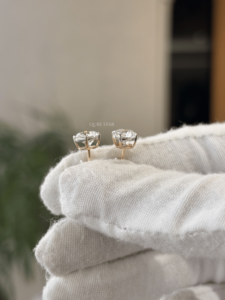 Magnifiques boucles d'oreilles solitaires en diamant de laboratoire 2,45 ct VS EF Or massif 14 carats Bijoux raffinés intemporels Cadeau d'anniversaire de mariage - Product Image 3