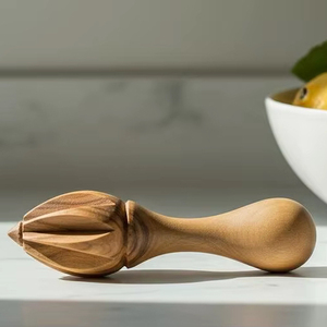 Presse-citron manuel en bois, résistant au lave-vaisselle, accessoire de cuisine - Product Image 1