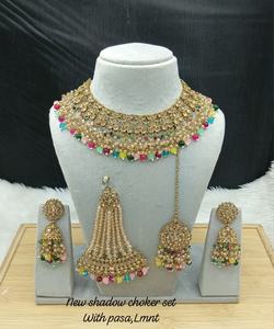 Conjunto nupcial étnico de perlas y Kundan de aleación blanca real, gargantilla chapada en oro pesado, hecho a mano, regalo para compromiso, boda, aniversario o fiesta. - Product Image 1