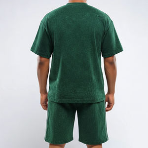 ชุดฤดูร้อน 2 ชิ้นสำหรับผู้ชาย เสื้อยืดและกางเกงขาสั้นผ้าฝ้าย 100% น้ำหนักปานกลาง พิมพ์ลายโลโก้ด้วยผ้าไหมแบบกำหนดเอง สีพื้น ไซส์พลัส - Product Image 6
