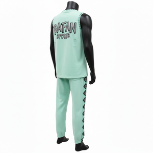 Conjunto deportivo premium de algodón y poliéster GSM, color verde menta, sin mangas, para hombre, con logo estampado en el panel lateral, 2 piezas. - Product Image 5