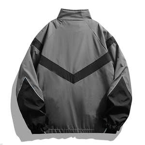 เสื้อแจ็คเก็ตกันลมแบบมีฮู้ดสำหรับผู้ชายรุ่นล่าสุด เสื้อผ้าสตรีทแวร์สำหรับฤดูหนาว กันน้ำ เป็นมิตรกับสิ่งแวดล้อม เนื้อผ้านุ่มสบาย ทนทาน ระบายอากาศได้ดี - Product Image 2