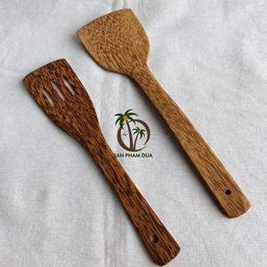 Utensilios de cocina de madera de coco superventas Cuchara Tenedor de coco de Vietnam y juego de cocina de espátulas a precio barato Vajilla de madera - Product Image 4