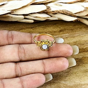 Anillo Bohemio de Latón con Piedra Lunar de Diseño Único para Mujer, Chapado en Oro de 18K, Joyería con Filigrana en Espiral Certificada por Terceros - Product Image 3