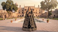 Robe de mariée en velours rouge, lehenga choli, broderie à la main, bordure en dentelle, pompons, robe de mariée pour femmes