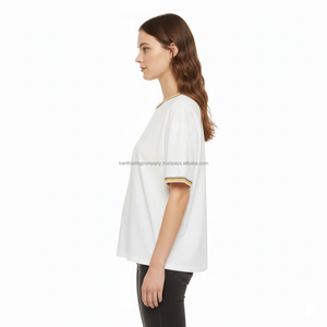 เสื้อยืดคอตตอน 100% แบรนด์ส่วนตัวสำหรับผู้หญิง สกรีนโลโก้ได้ตามต้องการ เสื้อยืดเปล่าคุณภาพสูง เนื้อผ้านุ่ม ผู้ผลิตเสื้อยืดผู้หญิง ขายส่ง - Product Image 3