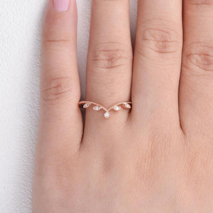 Anillo de Oro Rosa con Diamante Cultivado en Laboratorio en Forma de Espina de Pescado - Product Image 4
