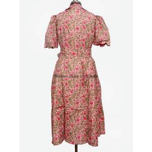 ชุดเดรสลำลองสไตล์โมเดิร์น แขนสั้น ความยาวปานกลาง เหมาะสำหรับงานปาร์ตี้ฤดูร้อน ผู้หญิง สวยหวาน สไตล์เรียบง่าย ผ้าฝ้ายพิมพ์ลายด้วยมือ ทรงคังกูร่า สีธรรมชาติ - Product Image 6