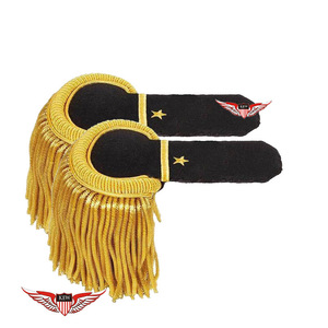 Epaulette de hombro hecho a mano de la mejor calidad, con tela negra francesa Napoleón, bordado dorado y flecos dorados, con hilo de bullion. - Product Image 1