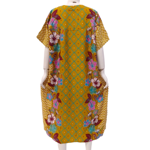 Vestido de casa con cuello cuadrado para mujer, hecho de tela de rayón, suave, liso y cómodo, de Chrysanta. - Product Image 4