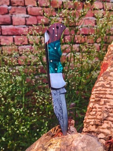 มีดพับทำมือจากเหล็กดามัสกัสลายเส้นคู่สีขาว พร้อมปลอกหนัง ด้ามไม้ - Product Image 5