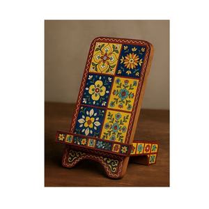 Support de téléphone en bois fabriqué à la main de forme personnalisée au design antique décor de maison/bureau avec finition peinte disponible en gros - Product Image 2