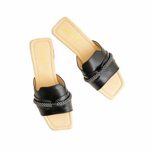 รองเท้าแตะกีฬาผู้หญิงลำลองสีดำรุ่น CL2022 - Product Image 1