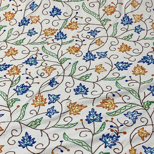 Couvre-lit traditionnel brodé en coton doux, motif floral, taille Queen, bleu, feuilles orange et vigne verte, design artisanal, pour usage domestique - Product Image 1