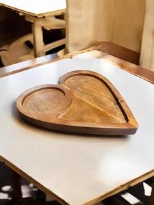 Plateau de service en bois naturel, grand plateau rustique pour servir les aliments, plateau en bois massif pour desserts, pain, viande, pour la cuisine et les fêtes - Product Image 2