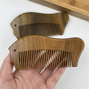 Peigne à barbe et à cheveux en bois de santal vert 100% naturel, de haute qualité, générique, fait main, à dents fines, artisanat naturel - Product Image 3