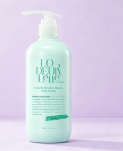 L'ODEURLETTE England Colorfit Powdery Breeze Loción Corporal con Aroma a Algodón, Emulsión Corporal de Lujo para el Cuidado Profesional de la Piel - Product Image 1