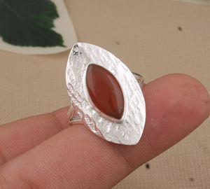 Anillo de Plata de Ley con Cristal Rosa y Cuarzo Cereza de Corte Brillante Redondo con Engaste de Bisel para Mujer, Joyería Nupcial y de Fiesta al por Mayor - Product Image 5