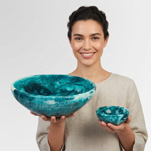 Bol de service à salade empilable classique en résine de qualité alimentaire, poli miroir, écologique, compatible lave-vaisselle, personnalisable pour les fêtes - Product Image 1