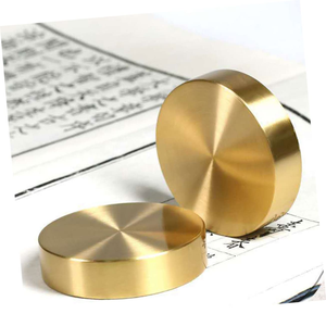 Atractivo pisapapeles de latón puro con grabado de diseño para oficina, biblioteca, adorno decorativo de escritorio, pisapapeles de latón. - Product Image 6