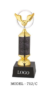 Trophée Aigle Métallique Modèle 712 Plaqué Or avec Base Noire en Bois Gravée – Récompense Sportive en Métal - Product Image 5