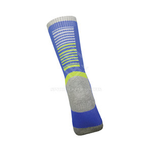 Chaussettes de sport fines personnalisées avec logo sur le revers - Chaussettes hautes respirantes pour adultes, idéales pour l'entraînement en équipe et les sports de plein air, en stock - Product Image 3